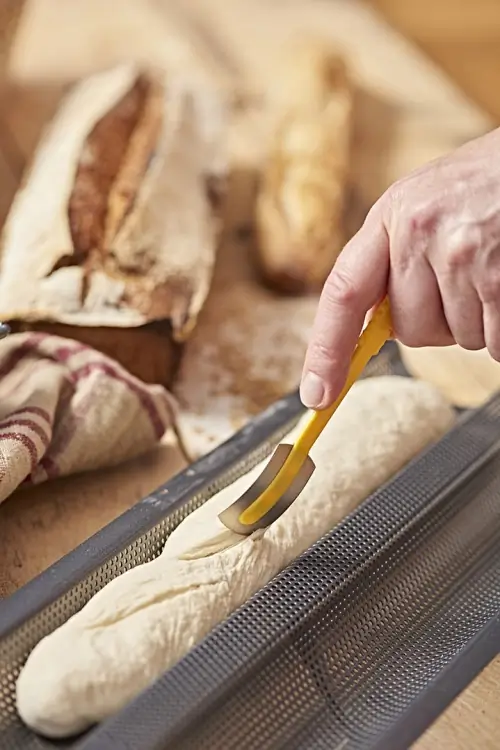 de Buyer Backblech doppelt perforiert Baguette Bild 2