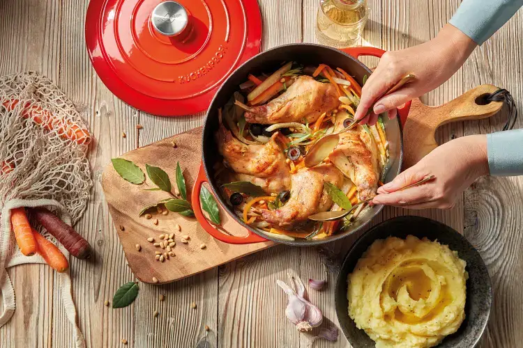 Küchenprofi Bratentopf Gusseisen rund 22cm classic rot Provence Bild 2