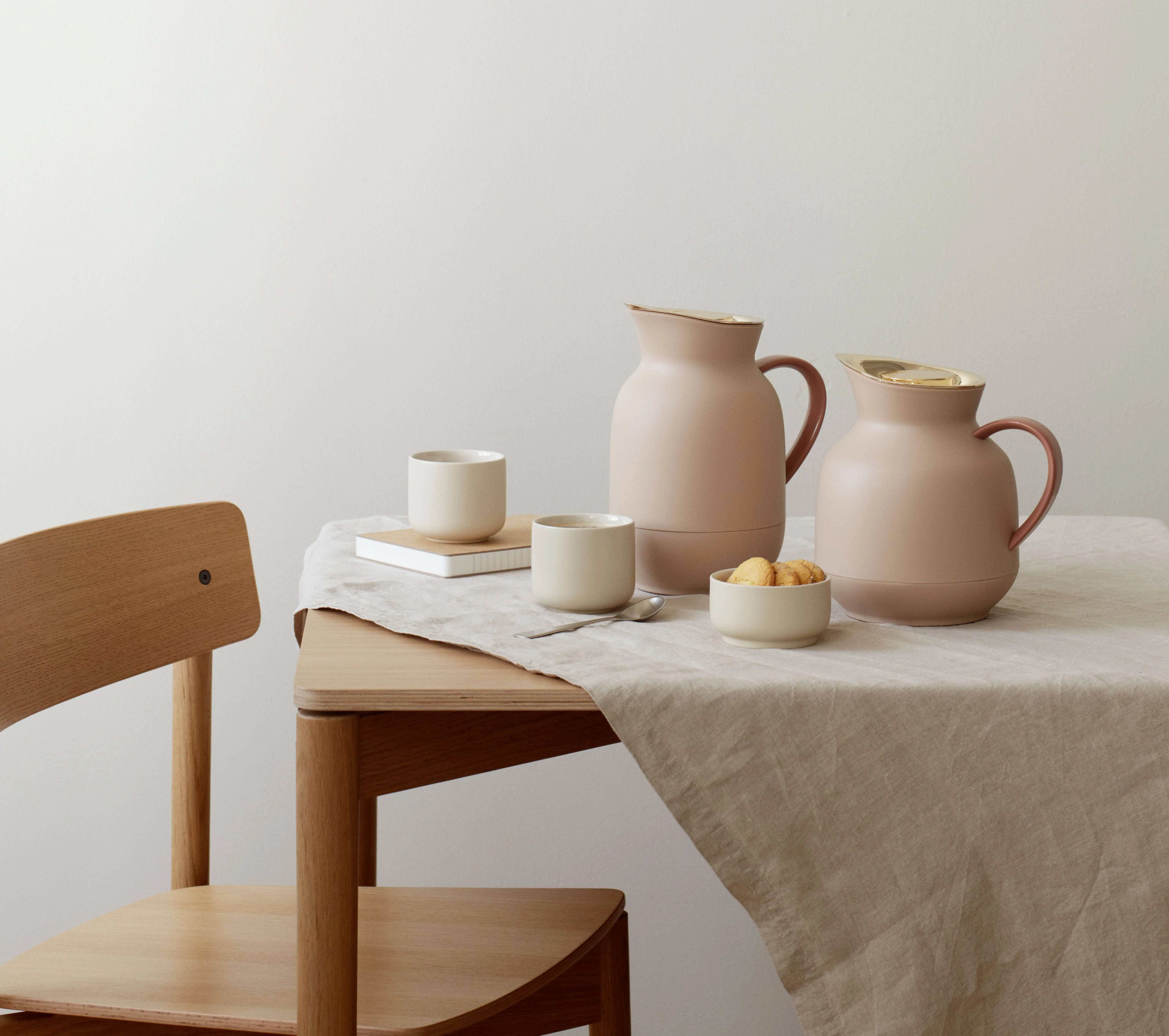 Stelton Amphora Isolierkanne Thermoskanne Tee 1 ltr soft black Bild 2