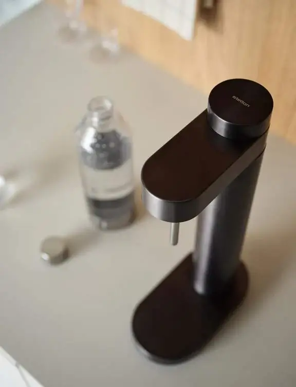 Stelton Brus Wassersprudler black metallic Bild 2