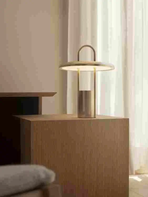 Stelton LED-Leuchte Pier brass messing Bild 2