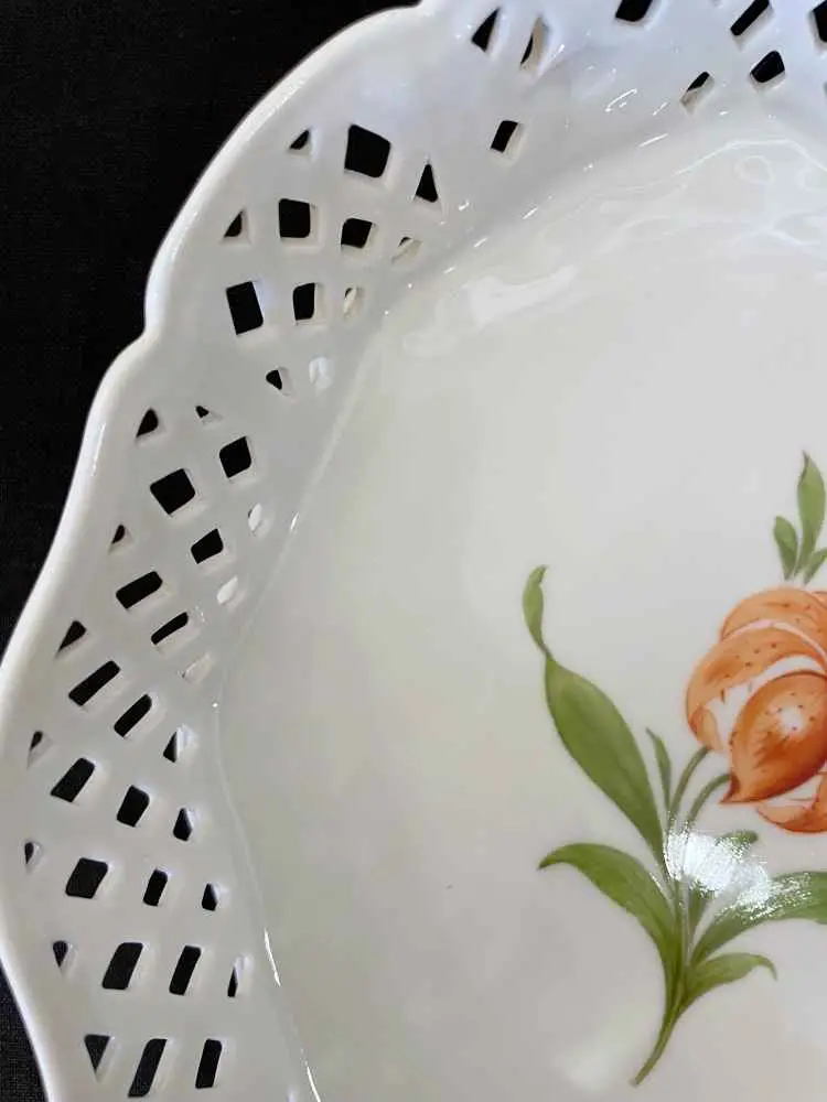 Nymphenburger Porzellanmanufaktur Durchbruchkorb 19,4 cm lang Bild 2