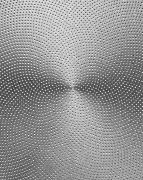 Alessi Dose aus Edelstahl 18/10 glänzend mit Reliefdekor 23 cm JM01/23 T Bild 2